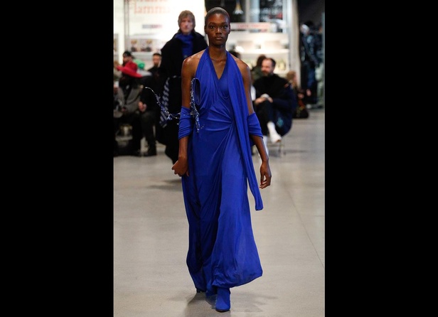 رسالة مبتكرة في مجموعة Vetements الجديدة !