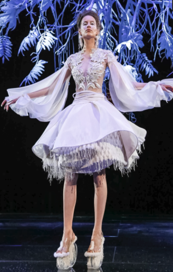 مجموعة Guo Pei للأزياء الفاخرة لربيع ٢٠١٨ !