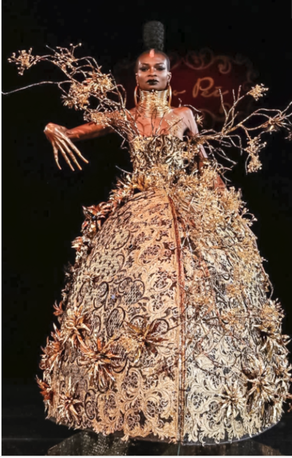 مجموعة Guo Pei للأزياء الفاخرة لربيع ٢٠١٨ !