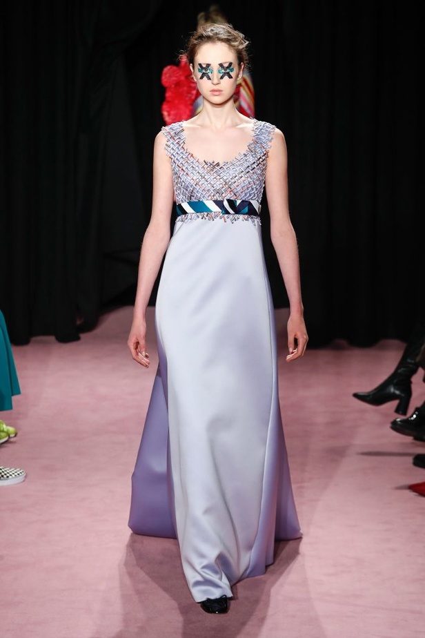 مجموعة فيكتور أند رولف للهوت كوتور لربيع و صيف 2018