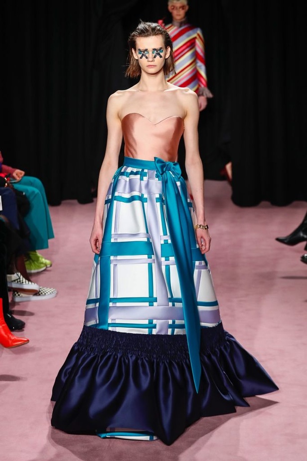 مجموعة فيكتور أند رولف للهوت كوتور لربيع و صيف 2018