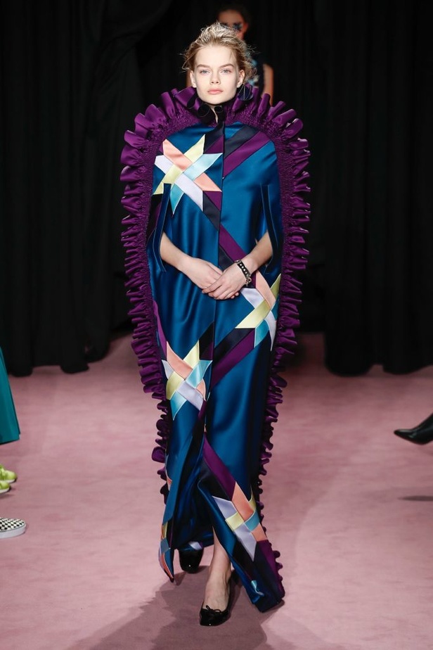 مجموعة فيكتور أند رولف للهوت كوتور لربيع و صيف 2018