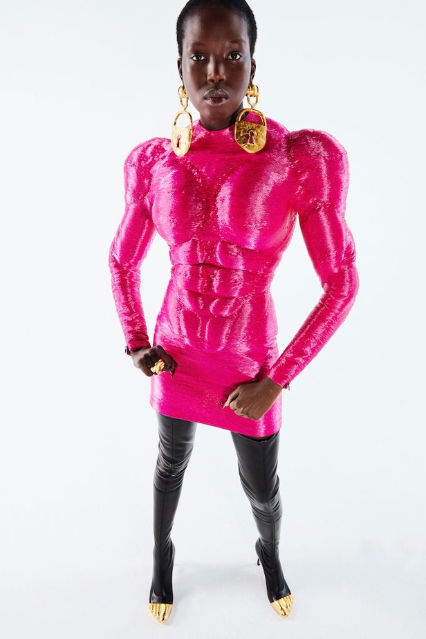 عرض ازياء سكياباريلي الهوت كوتور لربيع وصيف 2021