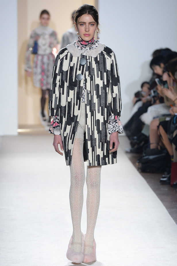 عرض بلوغيرل لخريف وشتاء 2016-2017