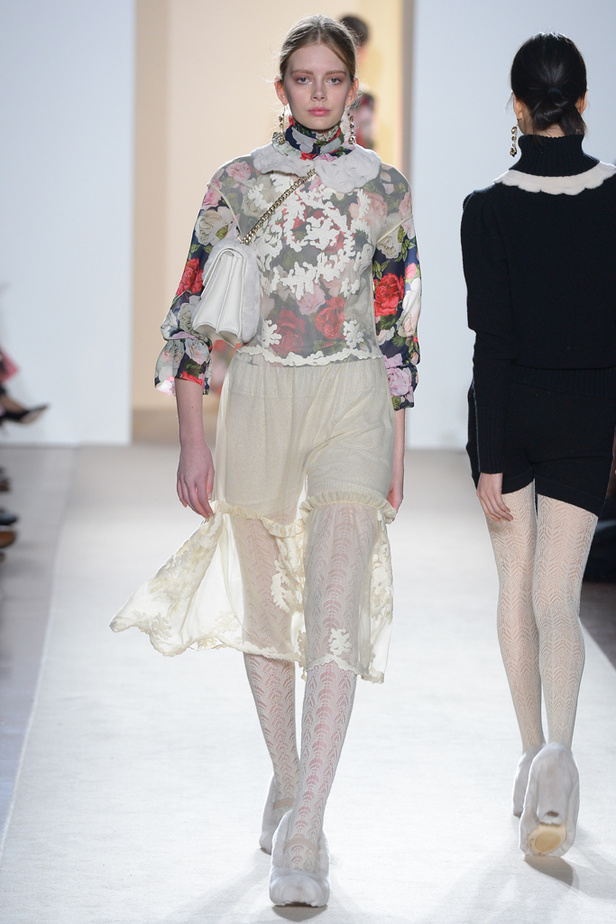 عرض بلوغيرل لخريف وشتاء 2016-2017