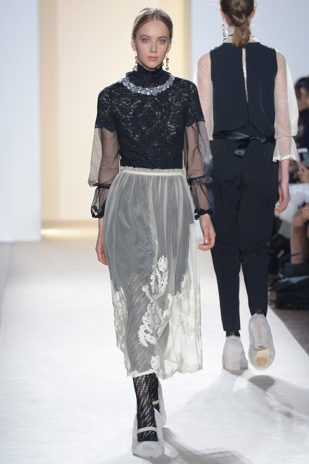 عرض بلوغيرل لخريف وشتاء 2016-2017