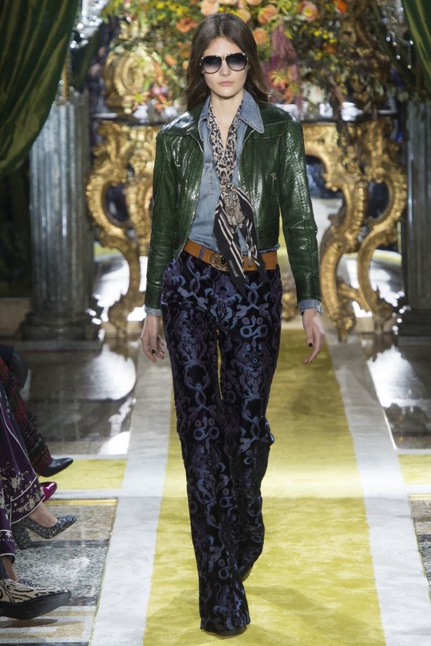 عرض روبرتو كفالي لخريف وشتاء 2016-2017