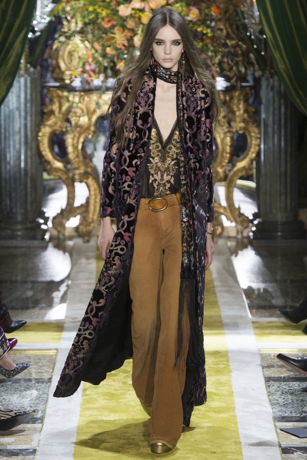 عرض روبرتو كفالي لخريف وشتاء 2016-2017