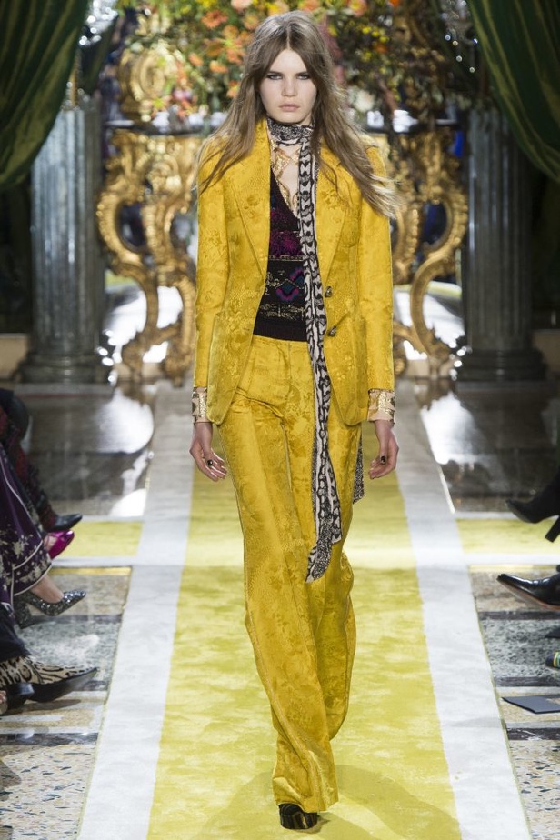 عرض روبرتو كفالي لخريف وشتاء 2016-2017