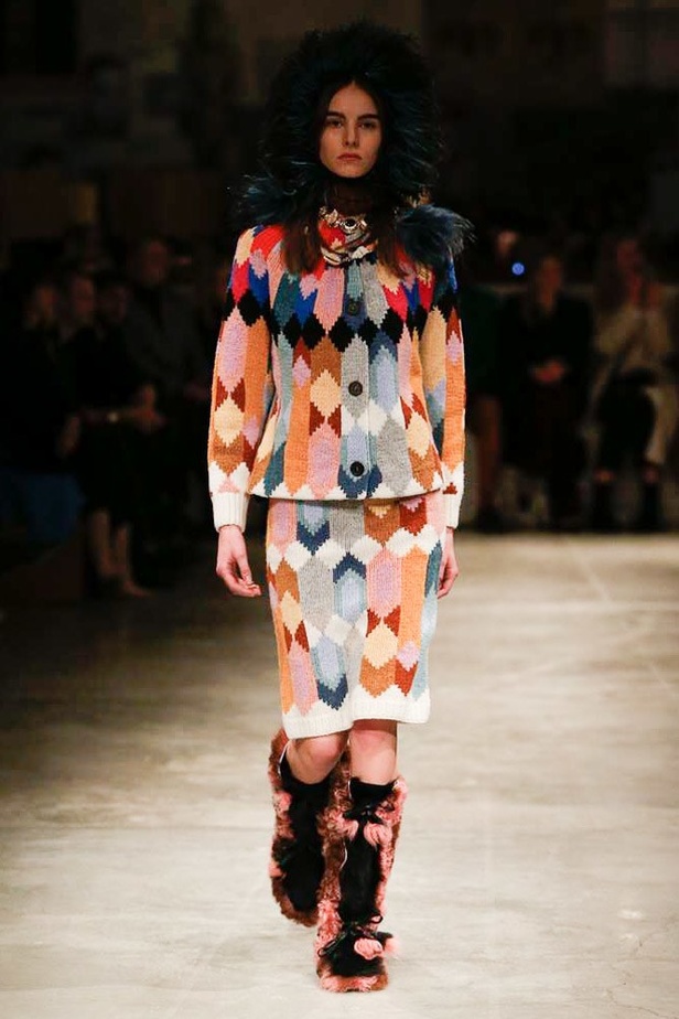 عرض أزياء Prada لخريف ٢٠١٧ !