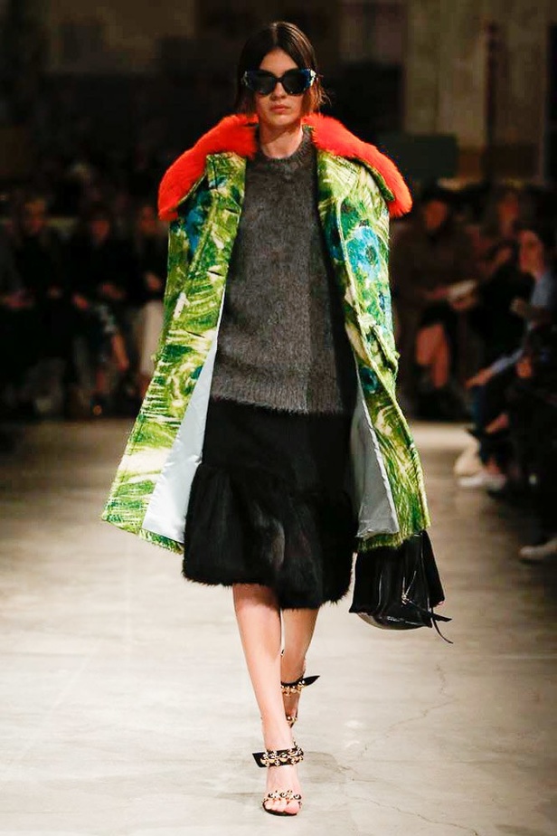 عرض أزياء Prada لخريف ٢٠١٧ !