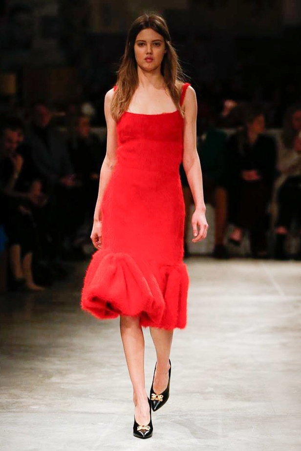 عرض أزياء Prada لخريف ٢٠١٧ !