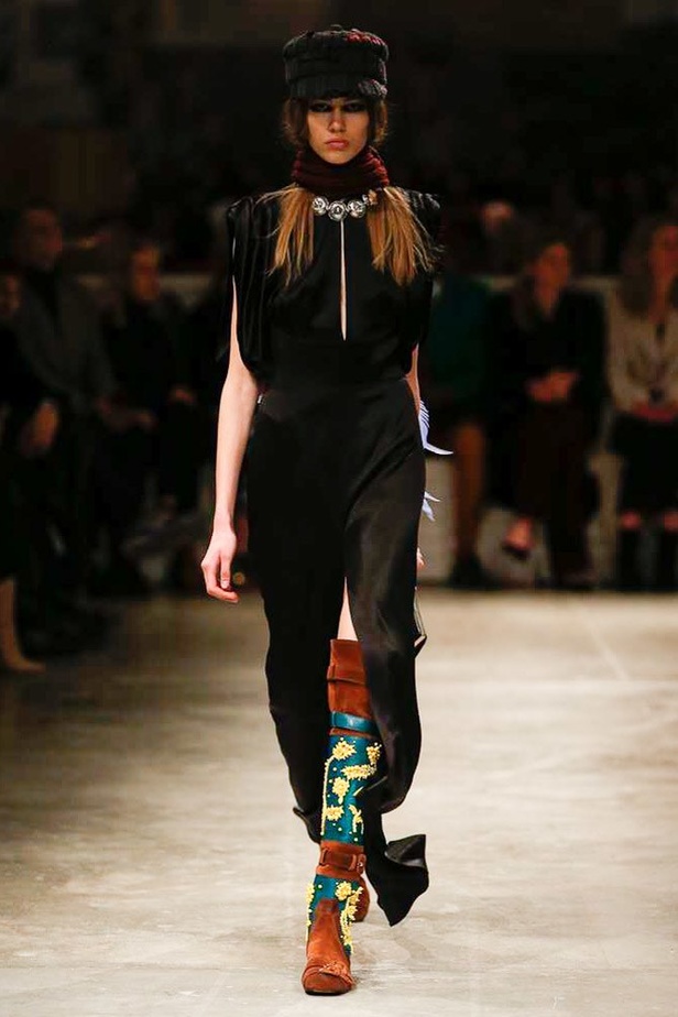 عرض أزياء Prada لخريف ٢٠١٧ !