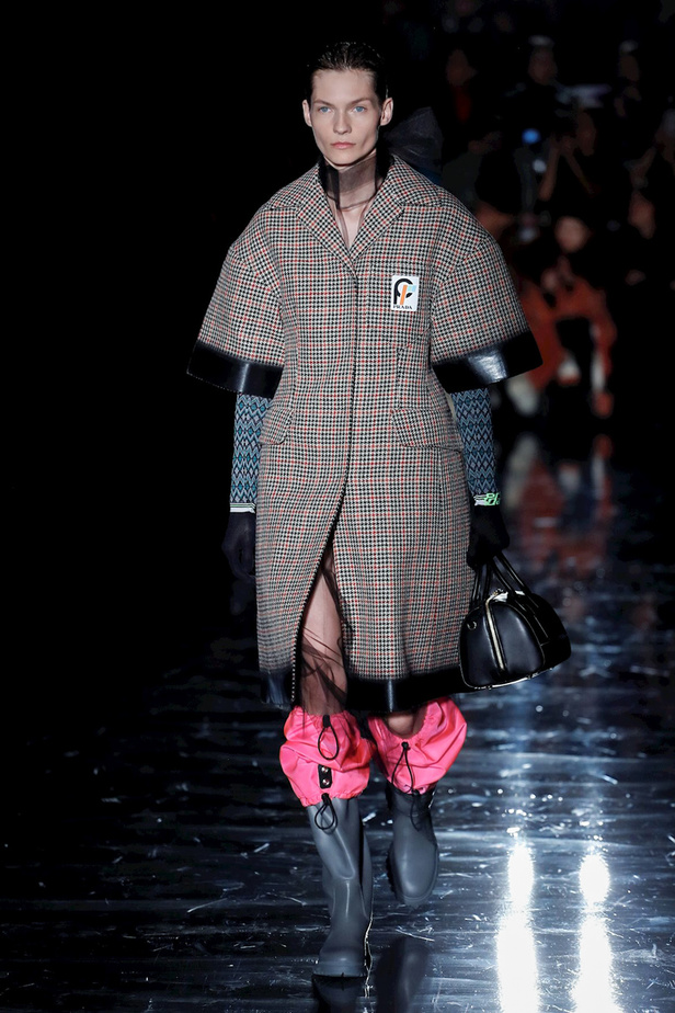 عرض ازياء برادا لخريف وشتاء 2018