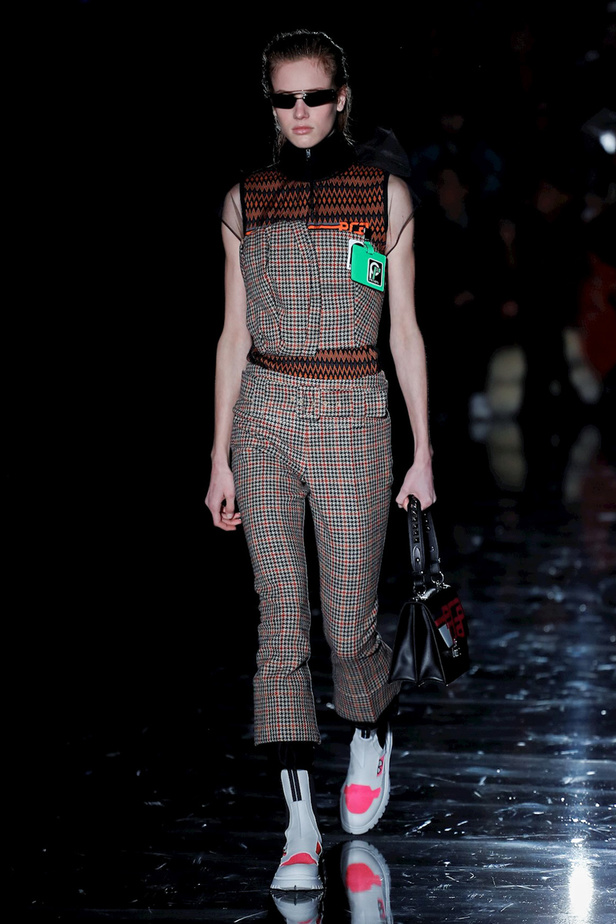 عرض ازياء برادا لخريف وشتاء 2018