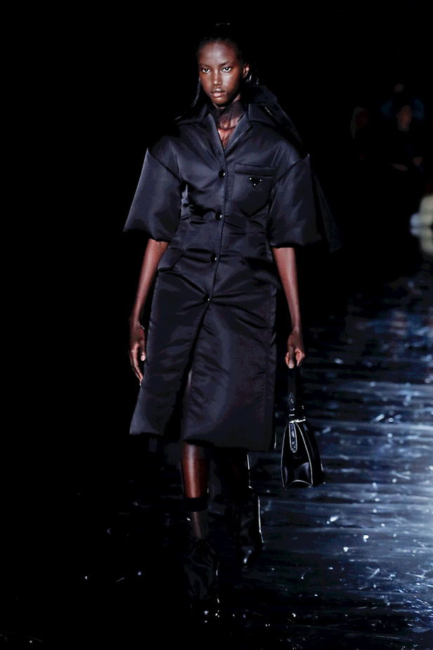 عرض ازياء برادا لخريف وشتاء 2018