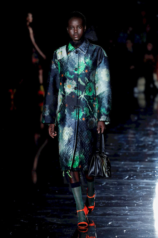 عرض ازياء برادا لخريف وشتاء 2018