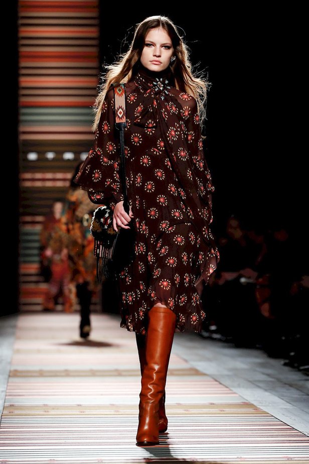 عرض ازياء ايترو لخريف وشتاء 2018