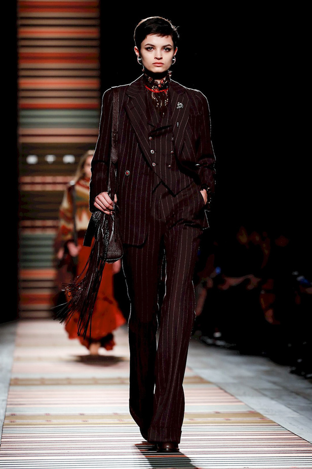 عرض ازياء ايترو لخريف وشتاء 2018