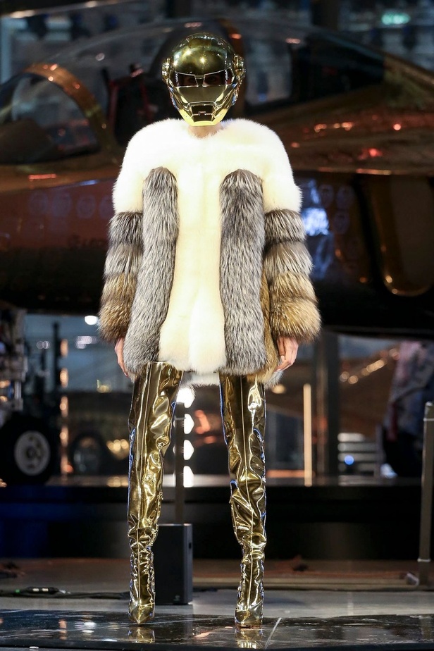 مجموعة الالبسة الجاهزة لـ PHILIPP PLEIN خريف وشتاء 2020-2021