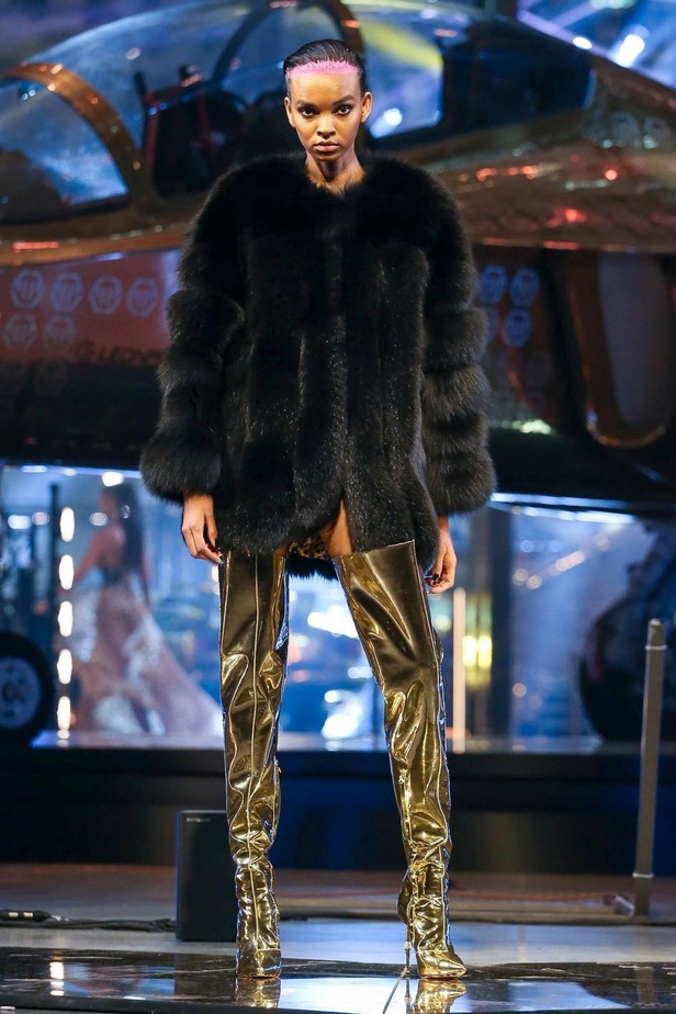 مجموعة الالبسة الجاهزة لـ PHILIPP PLEIN خريف وشتاء 2020-2021