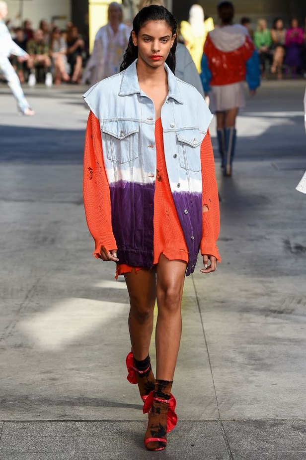 عرض أزياء MSGM لموسمي ربيع وصيف 2018 !