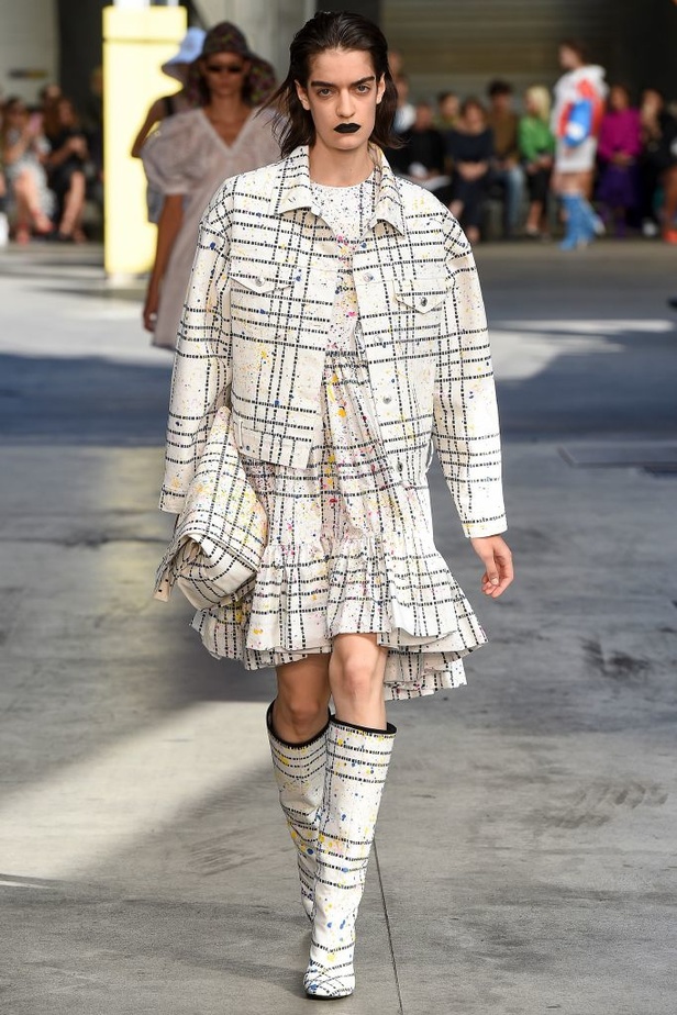 عرض أزياء MSGM لموسمي ربيع وصيف 2018 !