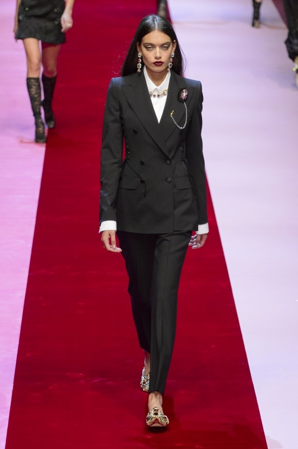 Dolce & Gabbana تجسّد الحبّ والجمّال في مجموعتها لربيع وصيف 2018 