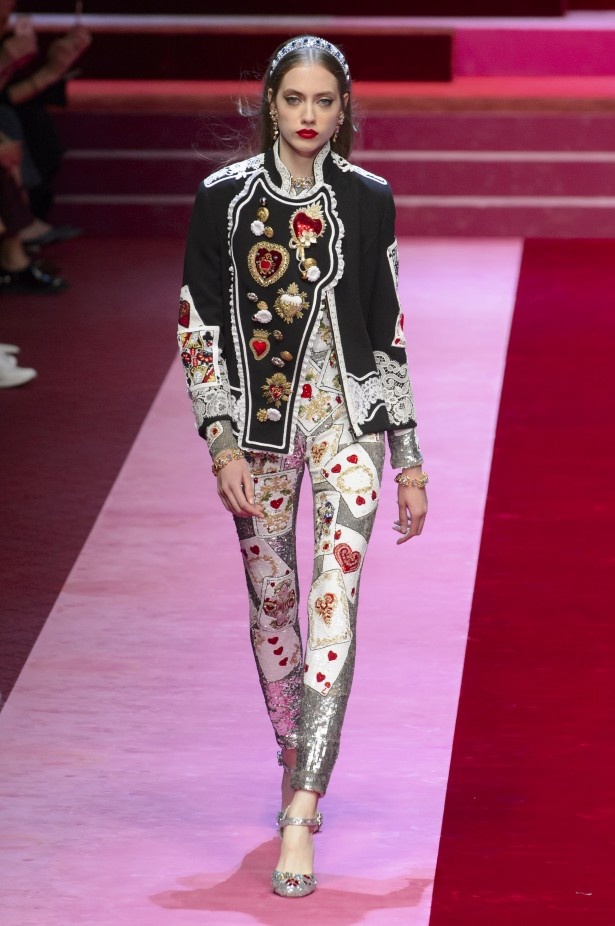 Dolce & Gabbana تجسّد الحبّ والجمّال في مجموعتها لربيع وصيف 2018 