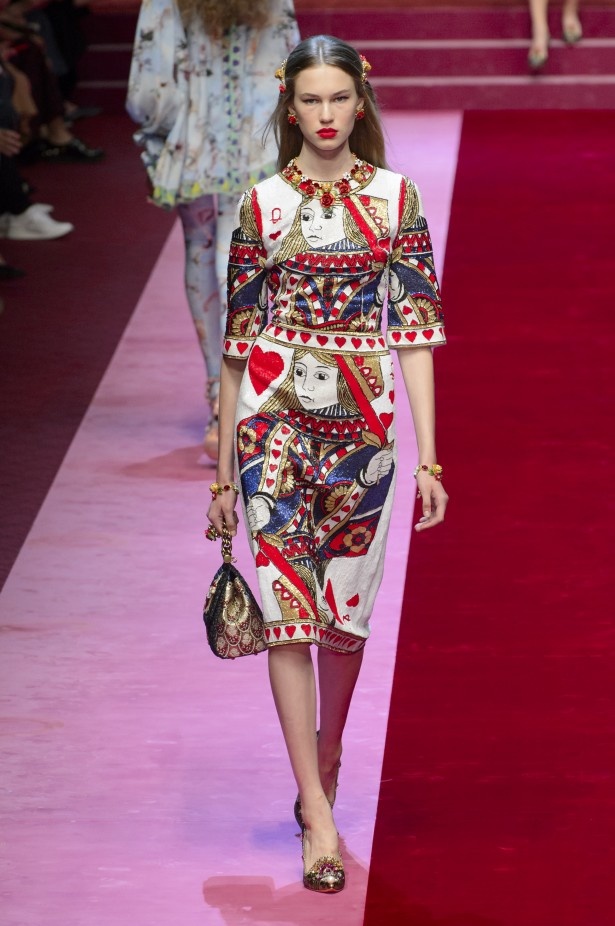 Dolce & Gabbana تجسّد الحبّ والجمّال في مجموعتها لربيع وصيف 2018 