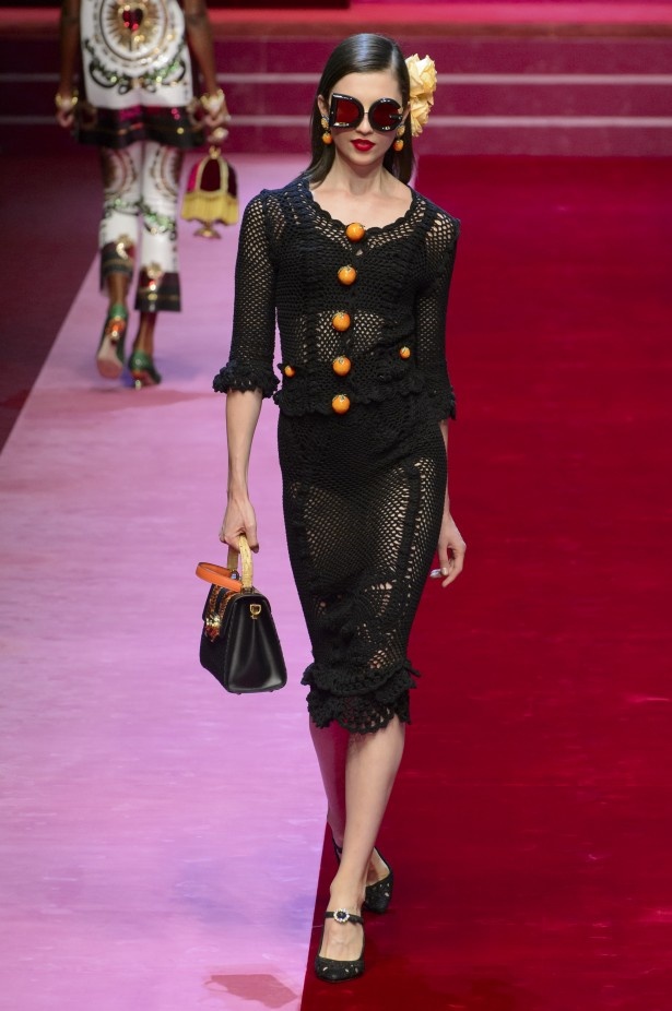 Dolce & Gabbana تجسّد الحبّ والجمّال في مجموعتها لربيع وصيف 2018 