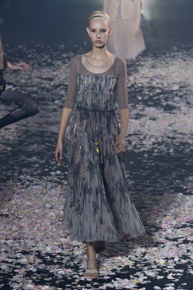 مجموعة ديور لموسم ربيع وصيف 2019