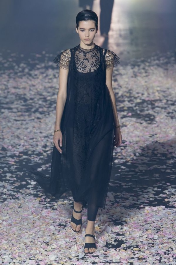 مجموعة ديور لموسم ربيع وصيف 2019