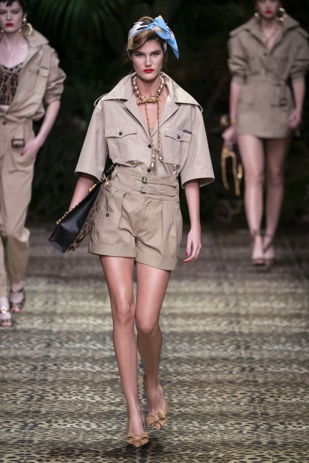 تصاميم عكست الألوان والمرح في عرض Dolce & Gabbana