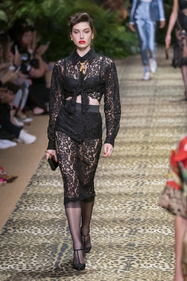 تصاميم عكست الألوان والمرح في عرض Dolce & Gabbana