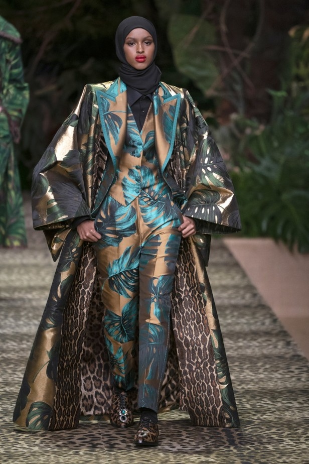 تصاميم عكست الألوان والمرح في عرض Dolce & Gabbana