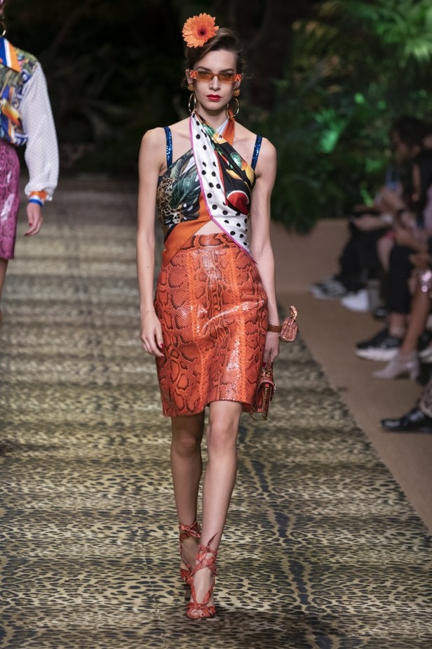 تصاميم عكست الألوان والمرح في عرض Dolce & Gabbana