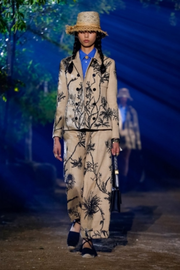اسبوع الموضة في باريس 2019 ازياء MAISON DIOR الفاخرة لربيع وصيف 2020