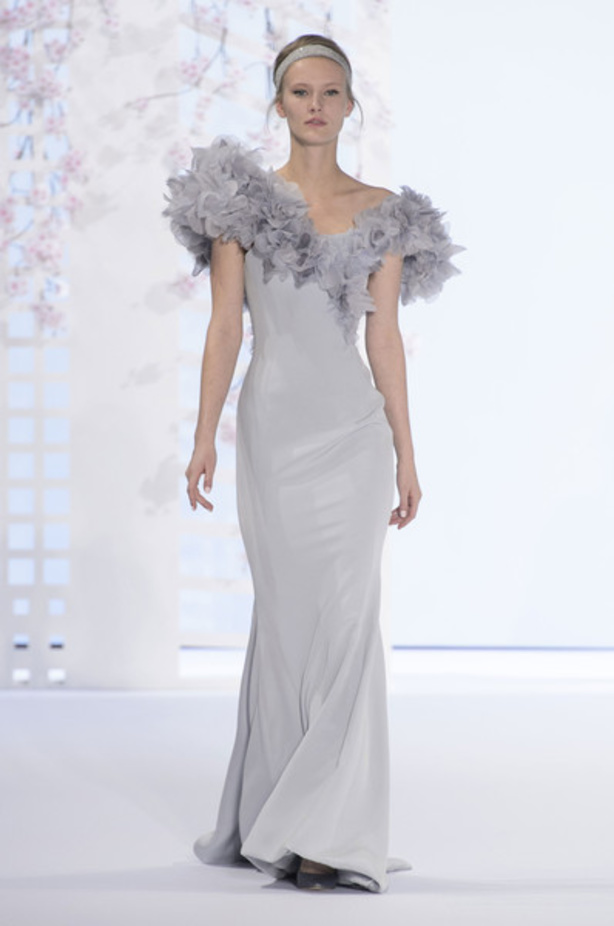 عرض "رالف أند روسو" للأزياء الفاخرة لربيع وصيف 2016