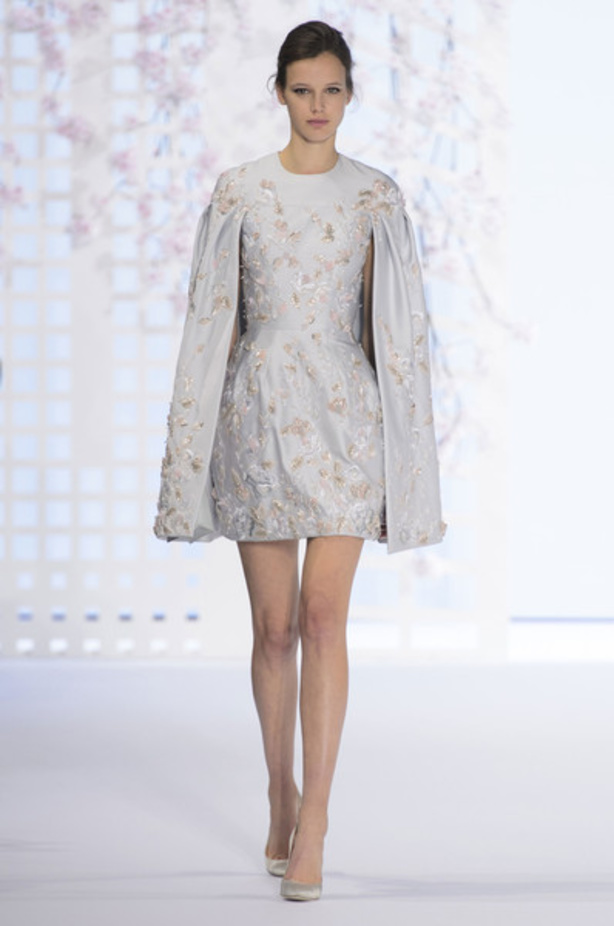 عرض "رالف أند روسو" للأزياء الفاخرة لربيع وصيف 2016