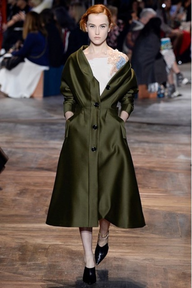 دار Dior تُقدم مجموعة الهوت كوتور من دون مدير ابداعي!