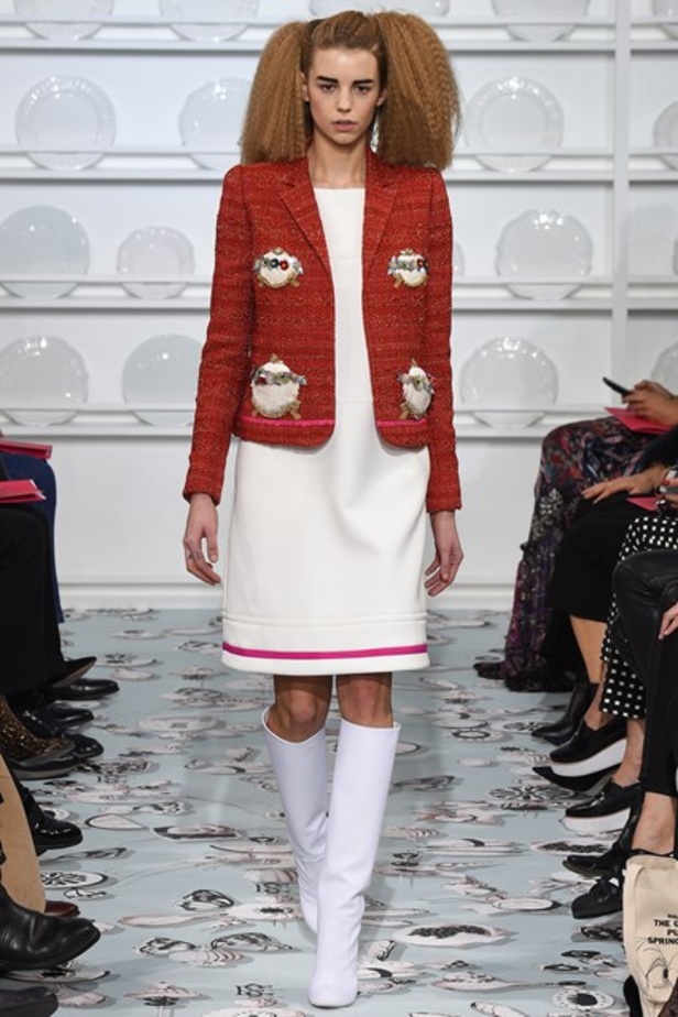 أجواء فريدة وساحرة في مجموعة دار أزياء “Schiaparelli”