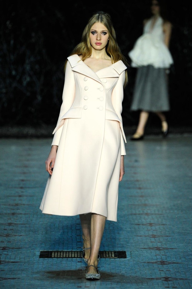 عرض Dice Kayek للأزياء الفاخرة لربيع وصيف 2016