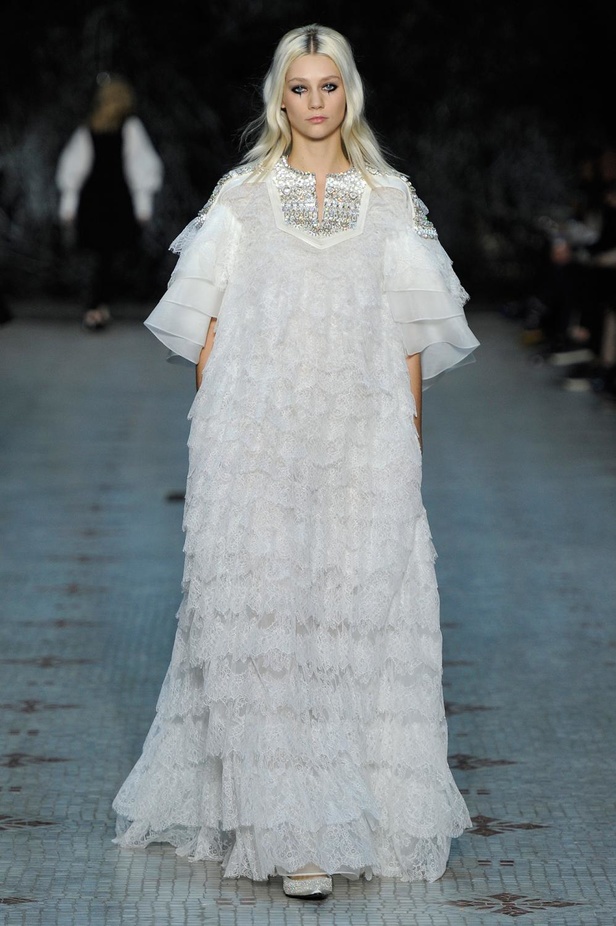 عرض Dice Kayek للأزياء الفاخرة لربيع وصيف 2016