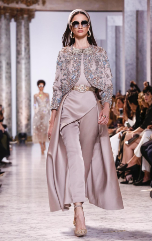  مجموعة ايلي صعب للأزياء الفاخرة لربيع وصيف 2017