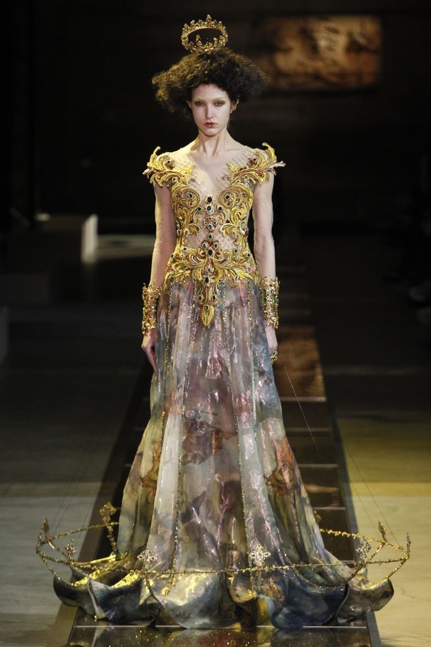 مجموعة  Guo Pei للأزياء الفاخرة لربيع وصيف 2017!