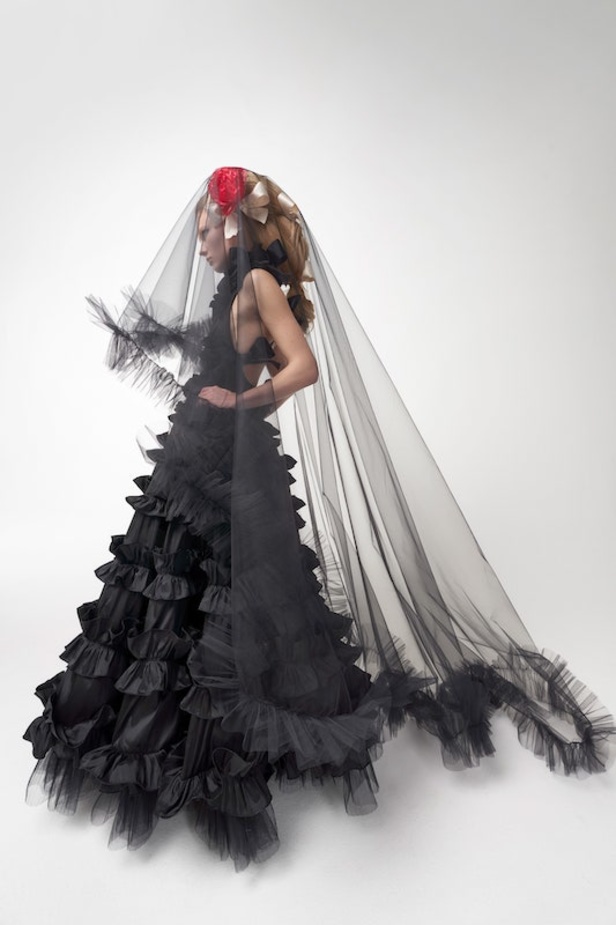 مجموعة جيامباتيستا فالي للهوت كوتور لربيع وصيف 2021 