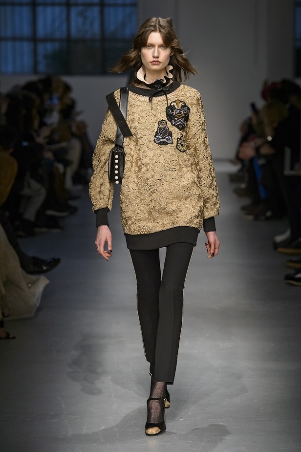 مجموعة Les Copains الأنيقة لخريف وشتاء 2017