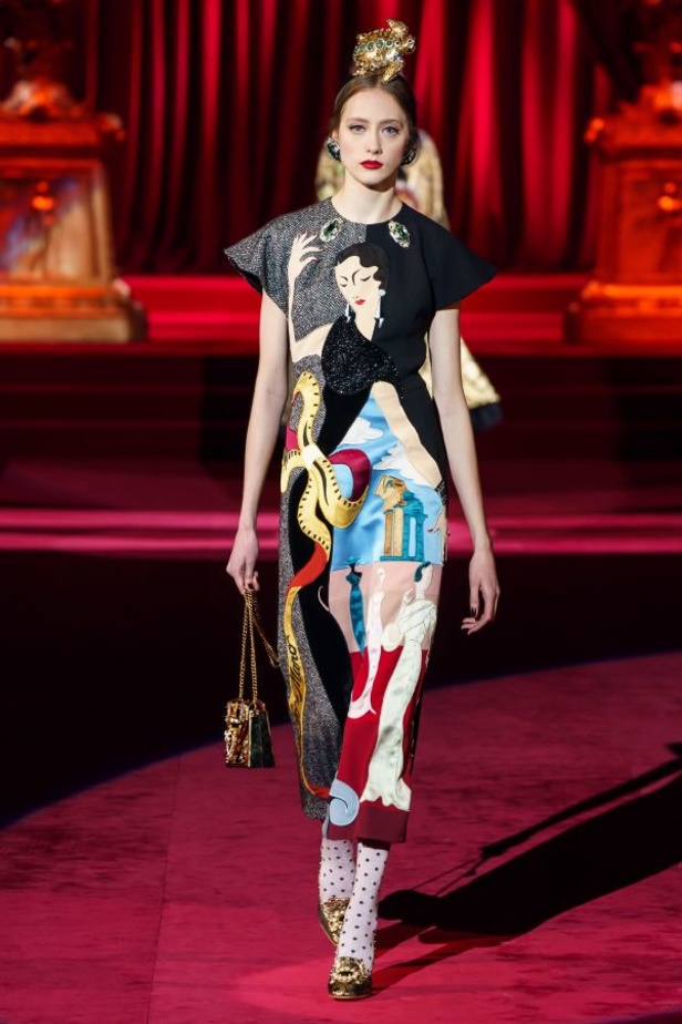 دولتشي أند غابانا تحيي موضة المرأة العصرية بتصاميمها