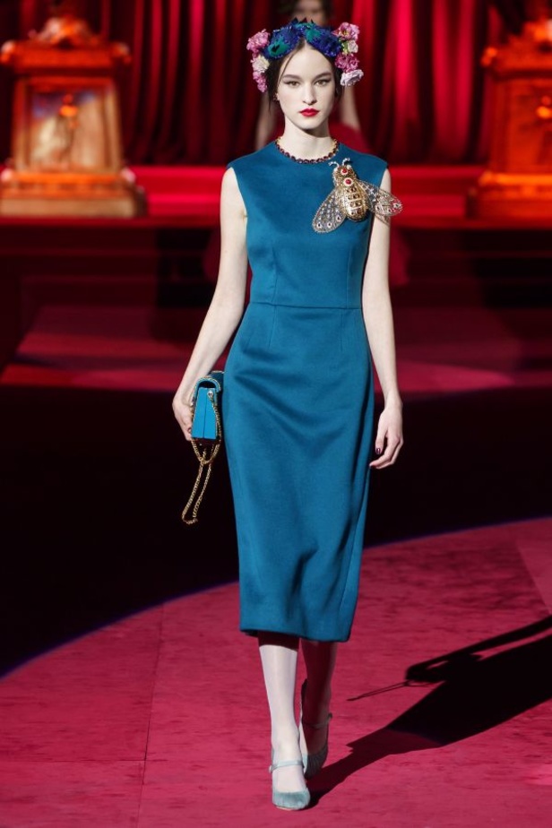 دولتشي أند غابانا تحيي موضة المرأة العصرية بتصاميمها